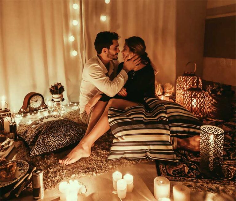 Vídeo de preboda pareja velas romántico