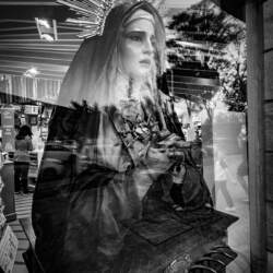 Virgen Farmacia Ciudad Expo Mairena del Aljarafe Fotógrafo Luis Serrano